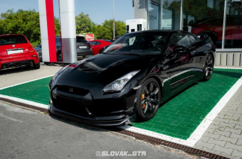 Nissan GT-R