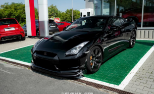 Nissan GT-R