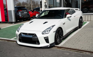 Nissan GT-R