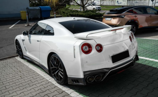 Nissan GT-R