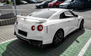 Nissan GT-R